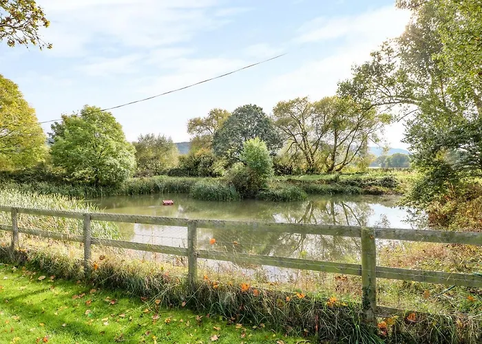 Top Hotels Near Charming Frodsham