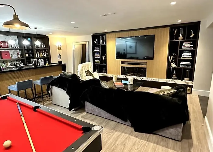 Best Hotels Near Wilmslow Road, Wilmslow