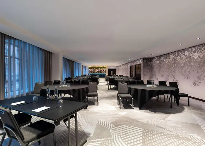 Top Hotels Close to Glasgow SECC